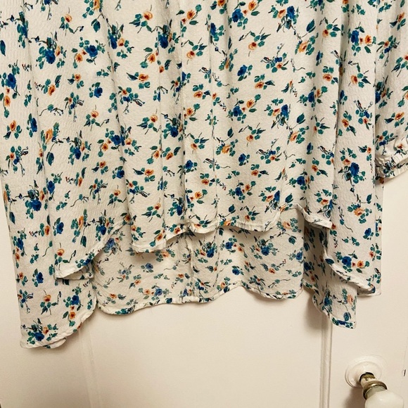 WAYF Floral Keyhole Front Tunic Top size Small - Picture 4 of 10